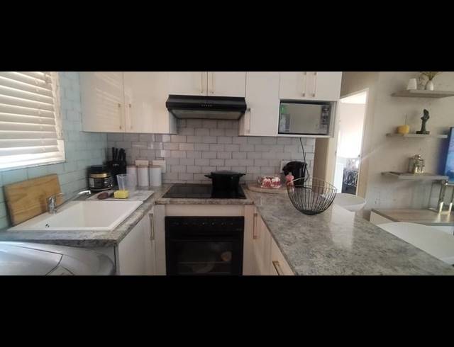 2 BEDROOM PROPERTY TO RENT IN GROBLERPARK EXT